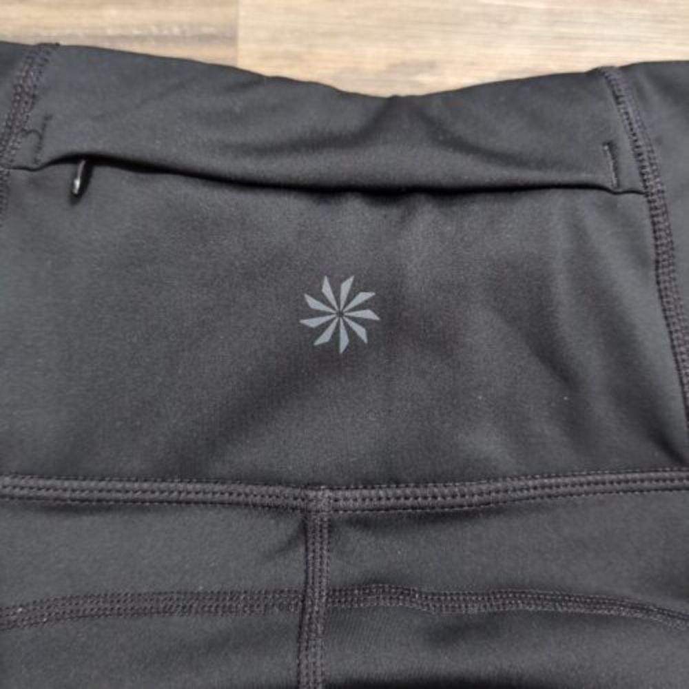 Athleta Women's XS Seamless 7/8 Trophy Black Crop Perforated Leggings Gym 17Q‎